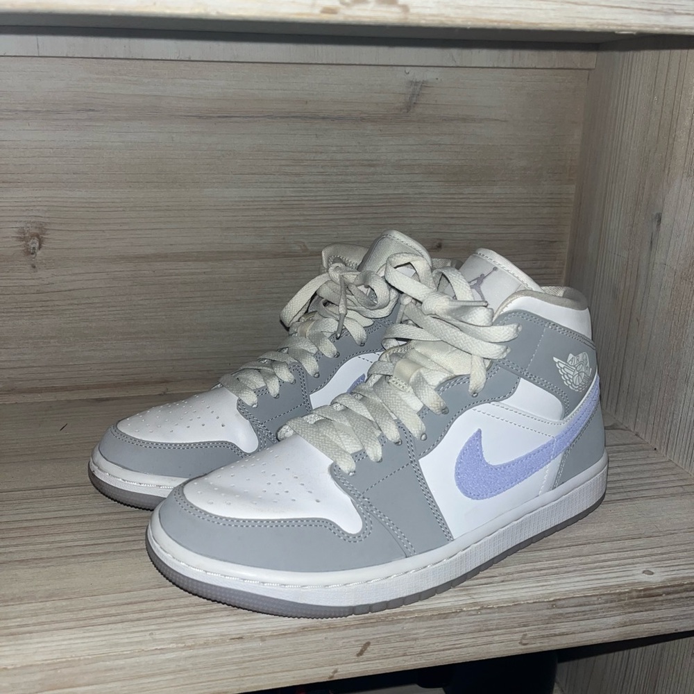 Nike Jordan 1’s woman’s size 8